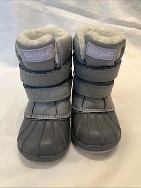 “🩷Bundle 4/$19” Cat & Jack toddler size 8 gray/Purple Winter snow Boots